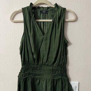 Tahari Green Sleeveless Blouse